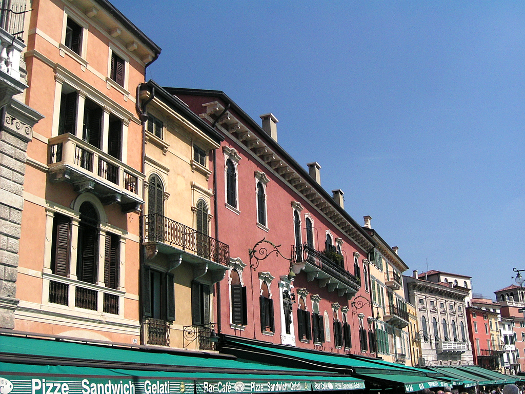 ... Verona warten nicht nur Romeo & Julia, sondern auch das imposante Amphiteater Arena di Verona. 