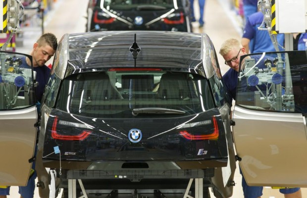 Autobranche: Sonderschichten im Sommer