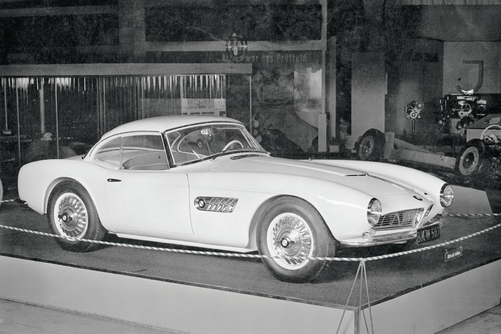 BMW 507 V8 mit Hardtop auf BMW Stand IAA 1955