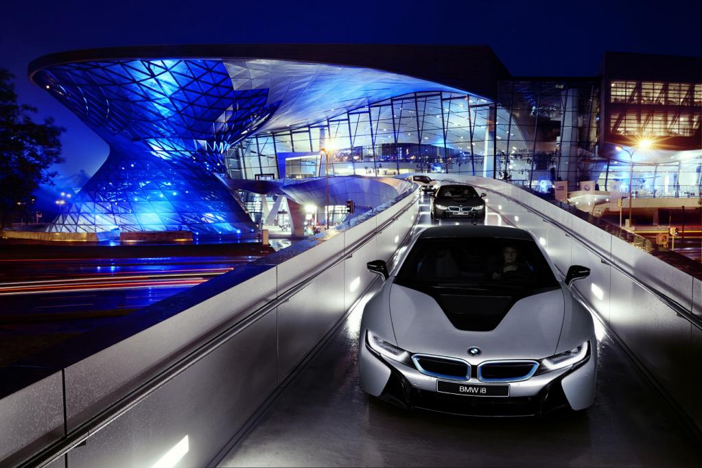 BMW i8: Präsentation auf großer Bühne