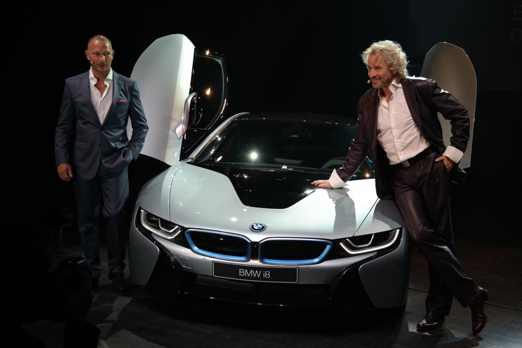 BMW i8: Präsentation auf großer Bühne
