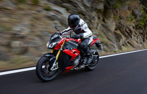 BMW verkaufte über 1000 Motorräder und Scooter mehr