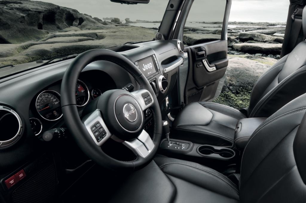 Beheizbare Vordersitze und ein Ausstattungspaket mit Navigations- und Audiosystem gehören außerdem zum Lieferumfang