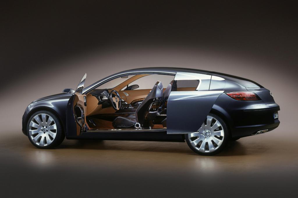Das Insignia-Concept von 2003 brachte zudem eine deutliche technische Note ins Design der Rüsselsheimer