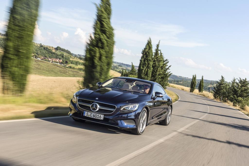 Das neue S-Klasse Coupé verwöhnt in jeder Beziehung mit Opulenz und Dynamik. 