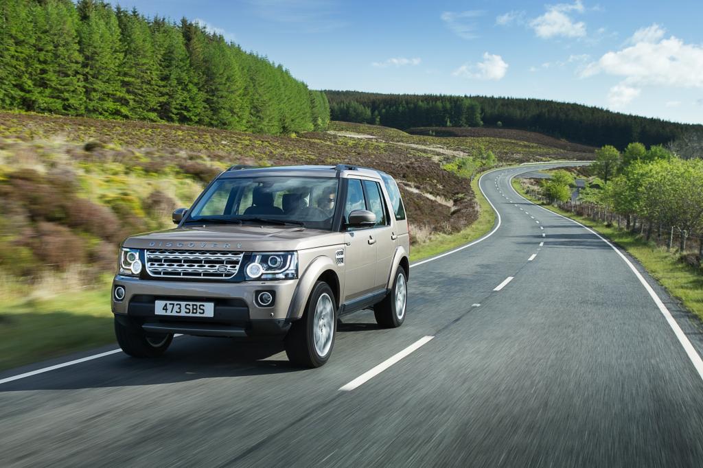 Der Discovery, der bei der britischen Traditionsmarke die Lücke zwischen dem rustikalen Defender und dem luxuriösen Range Rover schließt, kann künftig auf Wunsch auch mit mehr Luxus ausgestattet werden