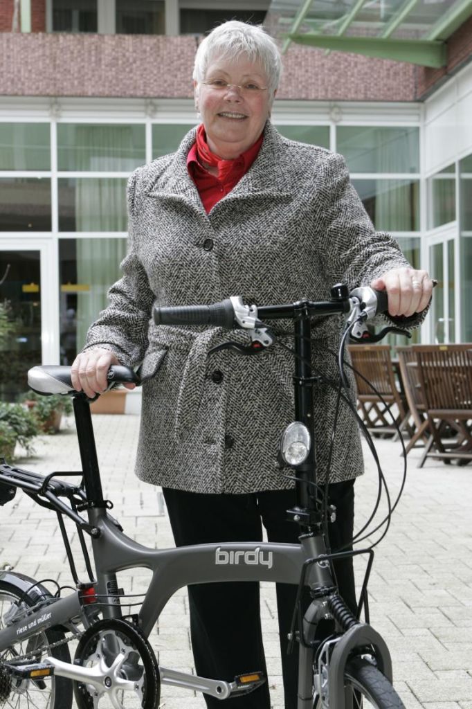 Die Zeiten der auf Anhieb als Senioren-Rad erkennbaren Zweiräder mit tiefen Durchstieg und einem Layout, das irgendwie an einen Rollator erinnerte, sind längst vorbei.