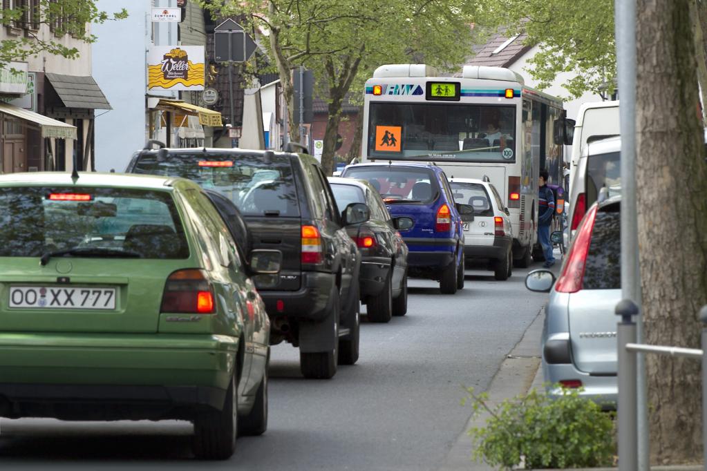 Dobrindts Prophezeiungen: Der Verkehr wächst