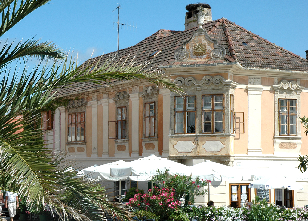 Ein Hauch von Süden: Barockhaus im Zentrum von Rust. 