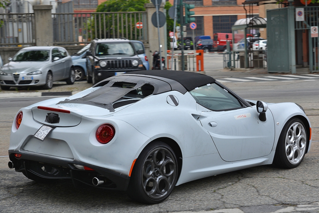 Erwischt: Erlkönig Alfa 4c Spider - Leichtgewicht ab 2015 auch oben offen