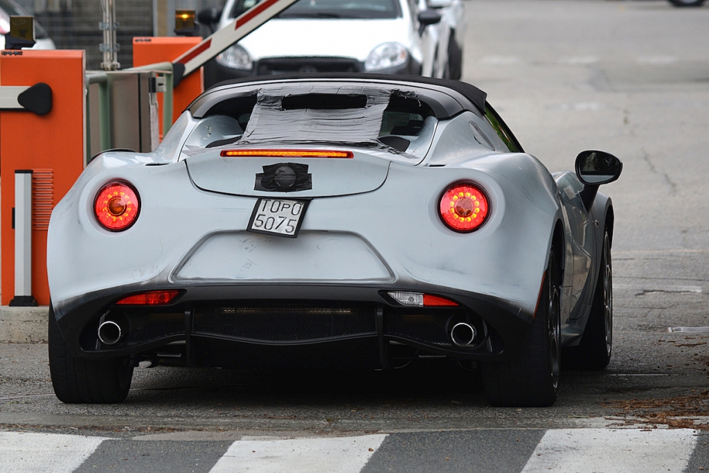 Erwischt: Erlkönig Alfa 4c Spider - Leichtgewicht ab 2015 auch oben offen
