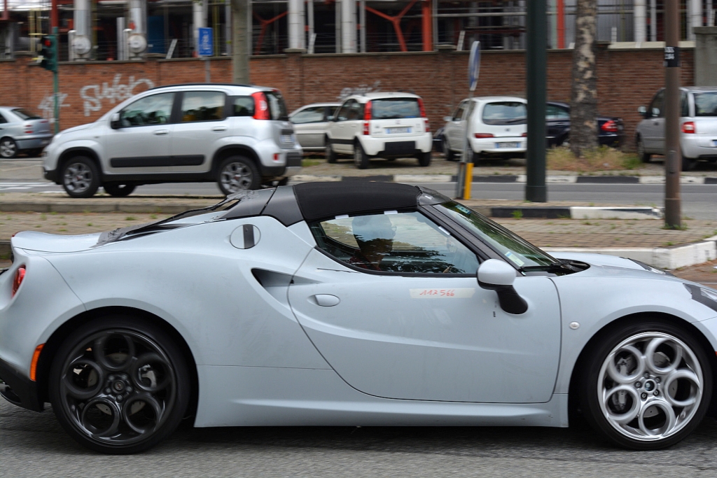 Erwischt: Erlkönig Alfa 4c Spider - Leichtgewicht ab 2015 auch oben offen