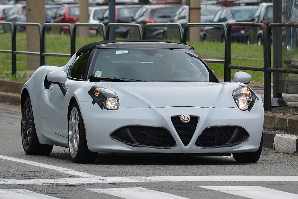 Erwischt: Erlkönig Alfa 4c Spider - Leichtgewicht ab 2015 auch oben offen