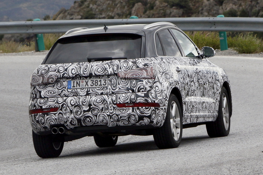 Erwischt: Erlkönig Audi Q3 Facelift trifft Erlkönig BMW X1