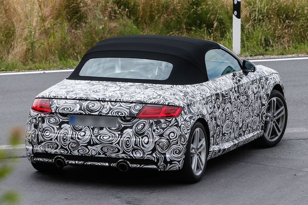 Erwischt: Erlkönig Audi TT Roadster - Dach ab, mehr drin
