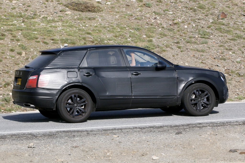Erwischt: Erlkönig Bentley SUV