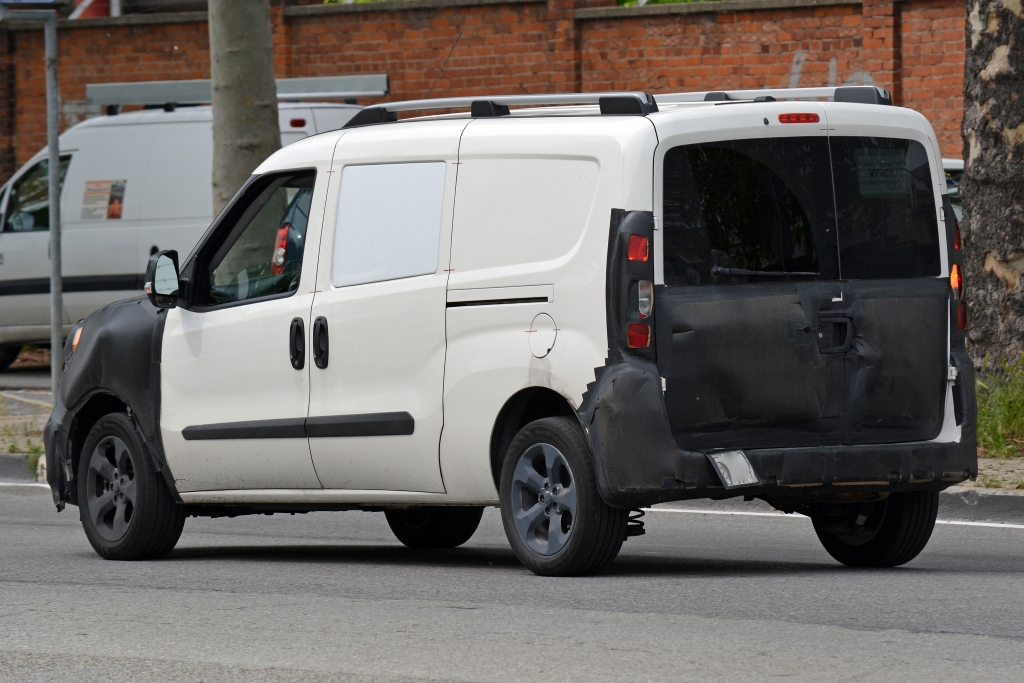 Erwischt: Erlkönig Fiat Doblo Facelift (2015)