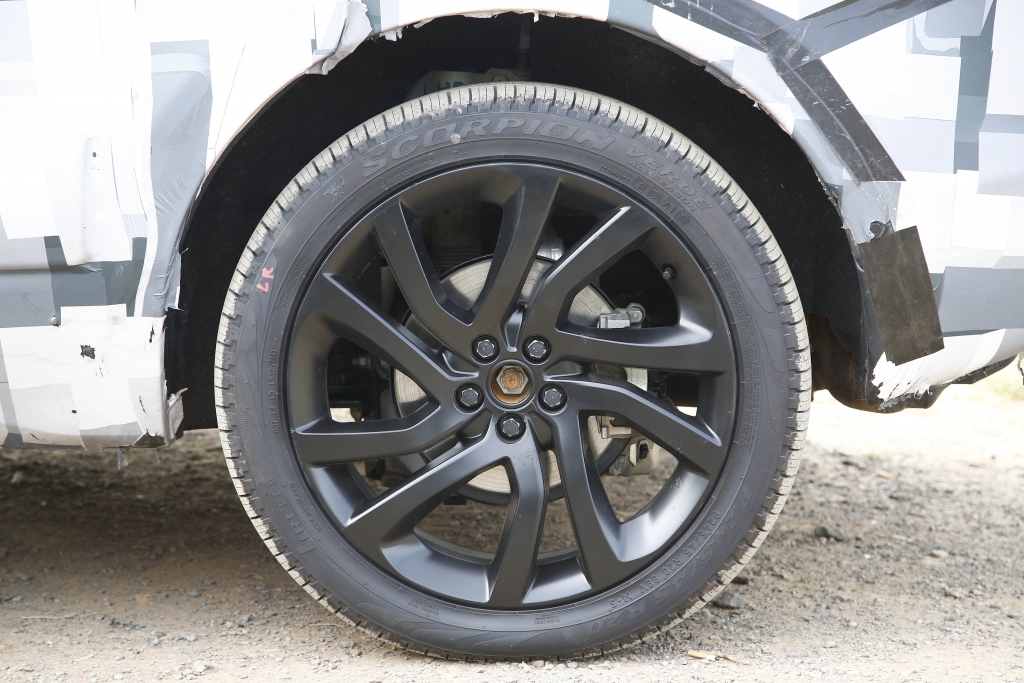 Erwischt: Erlkönig Land Rover Discovery Sport (2015)