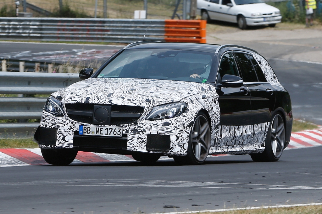Erwischt: Erlkönig Mercedes C 63 AMG Kombi