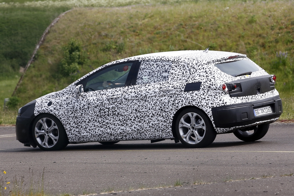 Erwischt: Erlkönig Opel Astra K (2015) - Neuer Angriff auf die Kompaktkrone