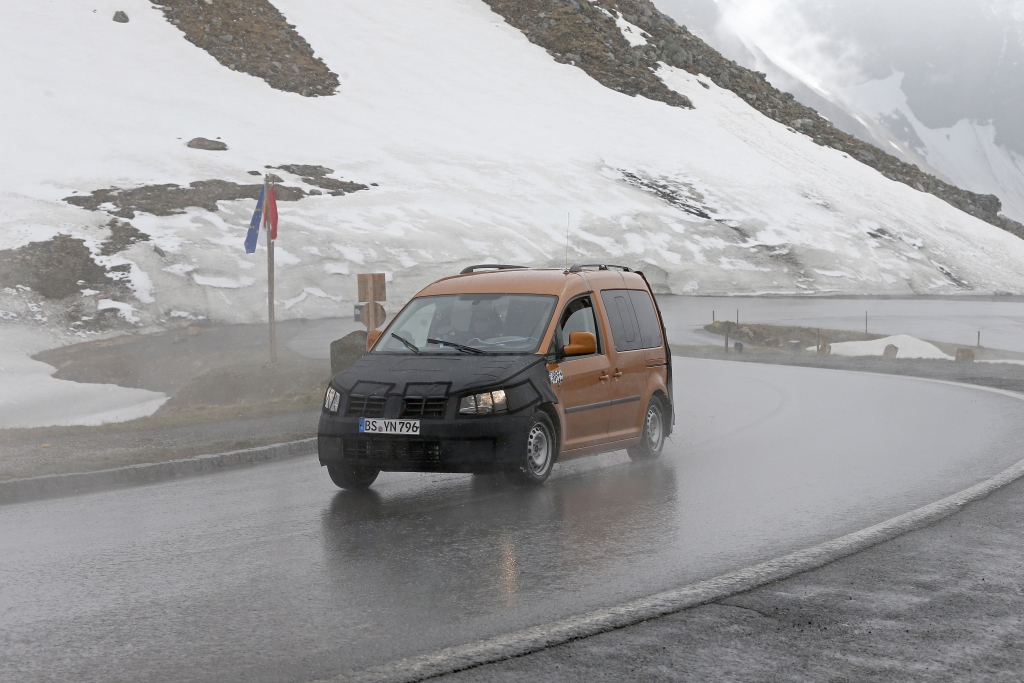 Erwischt: Erlkönig VW Caddy Facelift