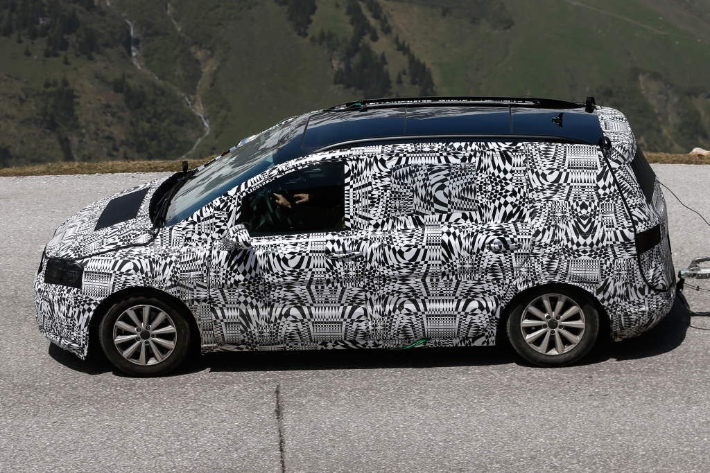 Erwischt: Erlkönig VW Touran II (2015)