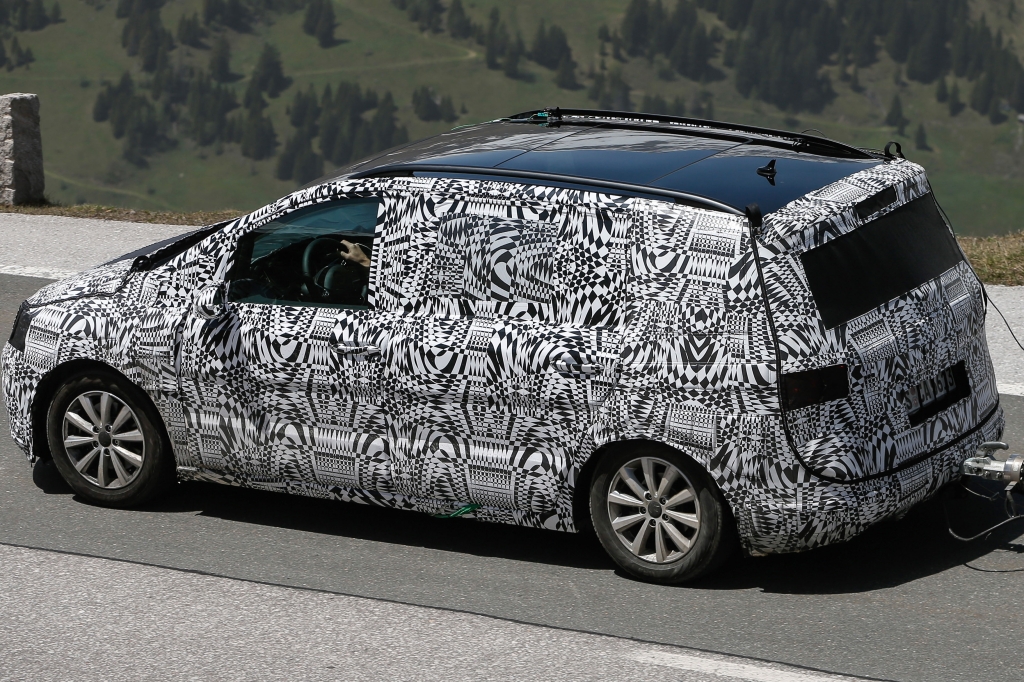 Erwischt: Erlkönig VW Touran II (2015)
