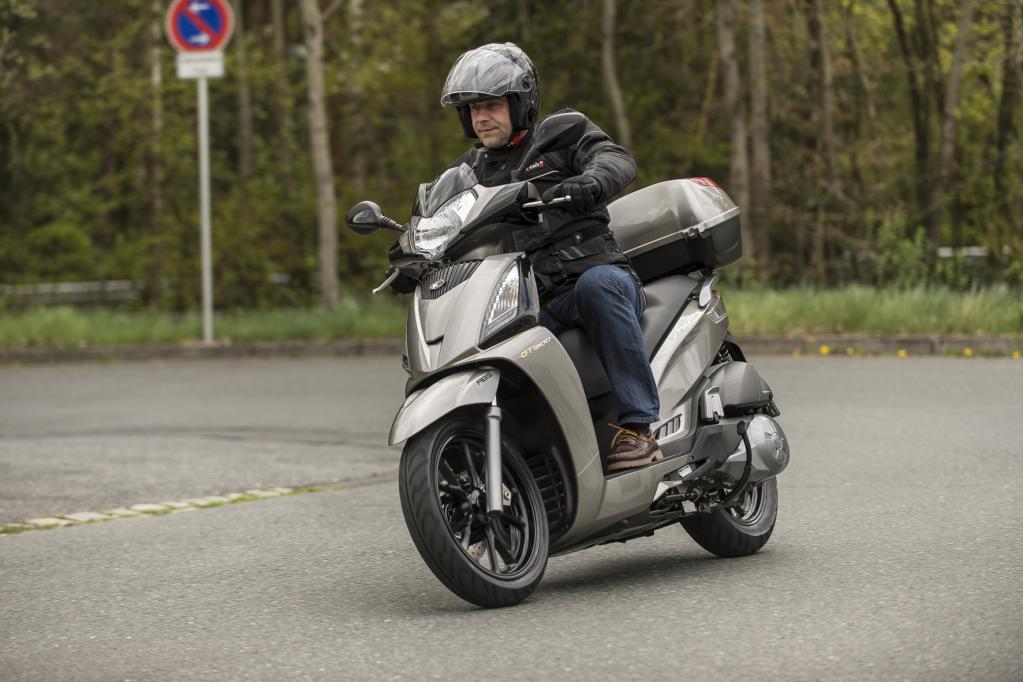 Großrad-Roller jetzt mit ABS auf dem Markt