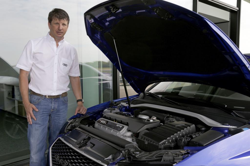 Ingenieur Ernst Scharl gehört im Vorseriencenter der Quattro GmbH traditionell zu jener Truppe von vielleicht zwei Dutzend eiligen Enthusiasten, die das Audi-Showcar für das GTI-Treffen am Wörthersee aufbaut. 