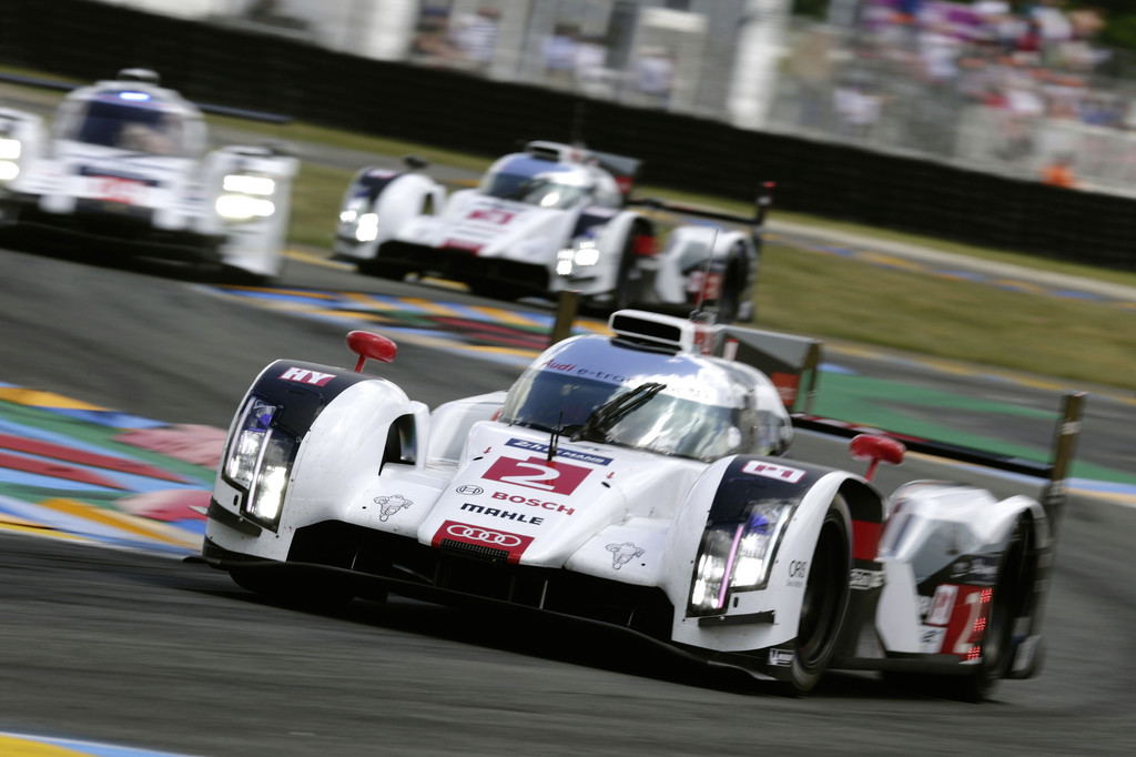 Kampf um die Spitze - Le Mans zeigt seine ganze Härte