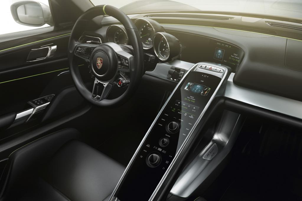 Kongeniales Infotainment im Super-Porsche 918 Spyder