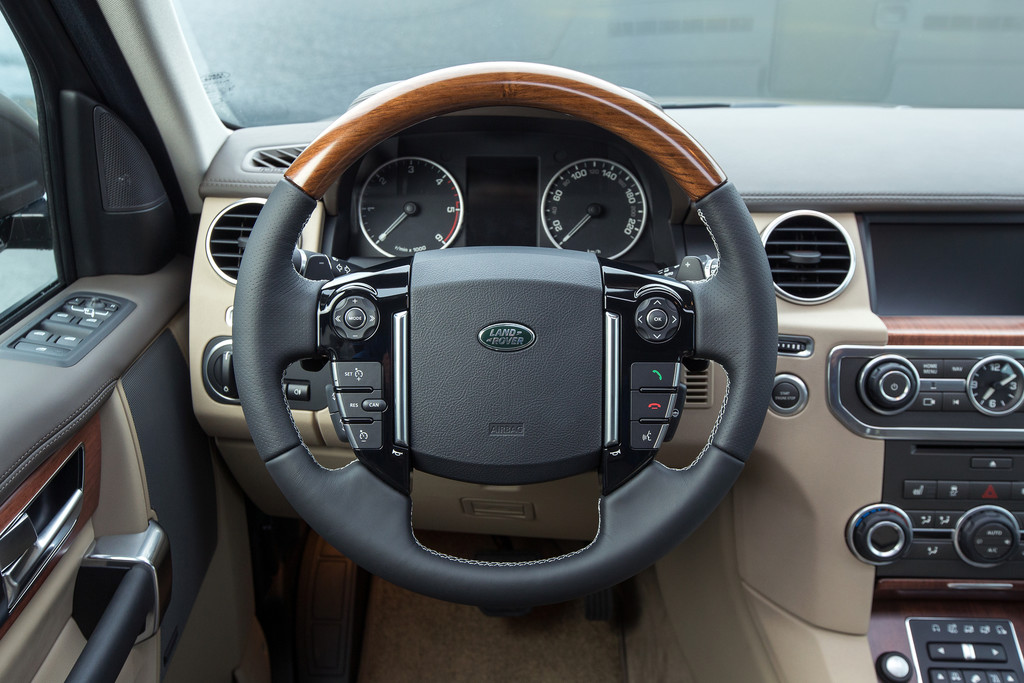 Land Rover Discovery fährt aufgewertet ins Jubiläumsjahr