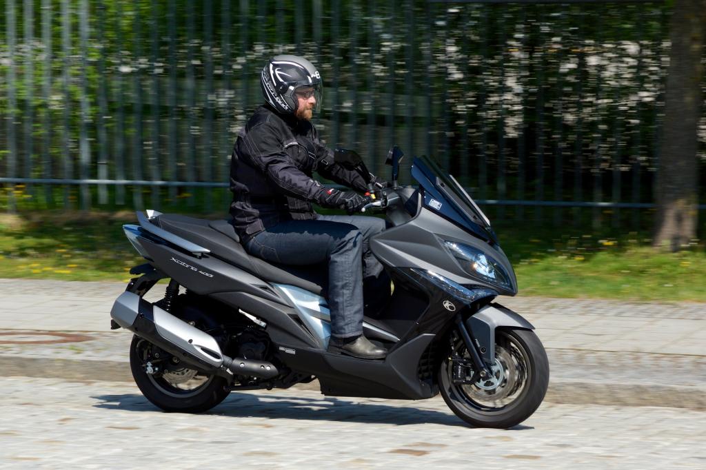 Leicht aber stark, auf diese Kombination setzt Rollerhersteller Kymco beim Xciting 400i ABS.
