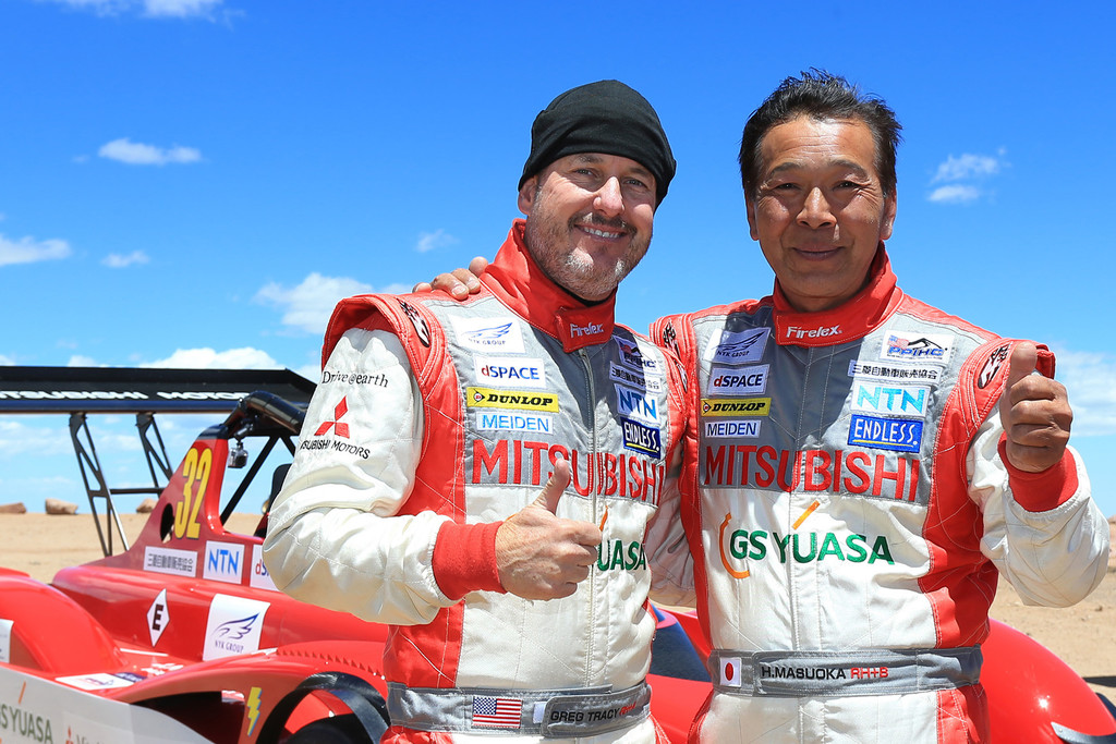 Mitsubishi feiert Doppelsieg am Pikes Peak
