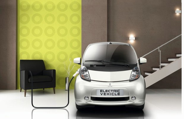Mitsubishi zeigt EV als Stromspeicher