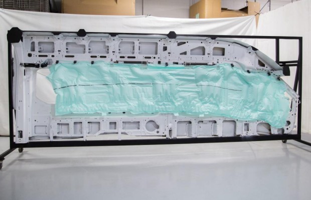 Neuer Seitenairbag von Ford - Schützende Kissen im XXL-Format