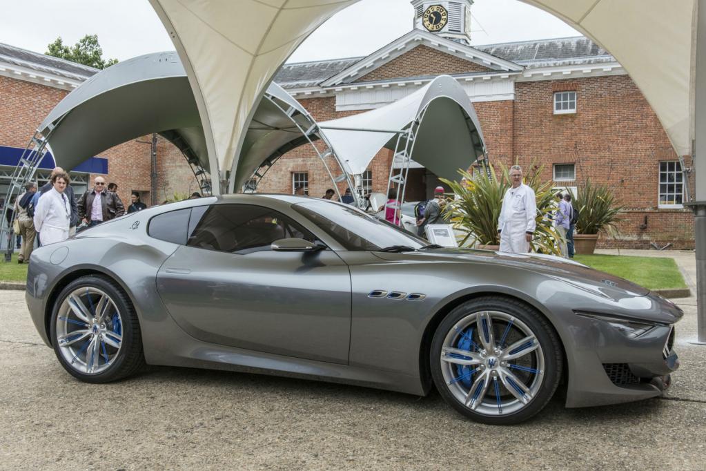 Neues Maserati-Coupé Alfieri führt Jubiläums-Flotte an
