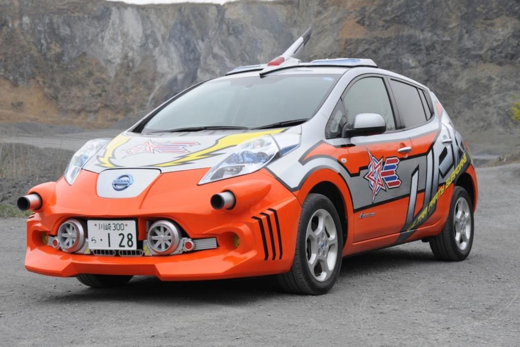 Nissan Leaf für Superhelden - Mit Bordkanonen gegen Aliens