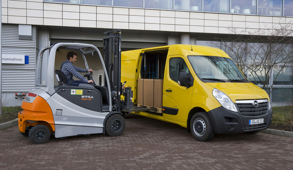 Opel Movano lädt ab 24 390 Euro ein