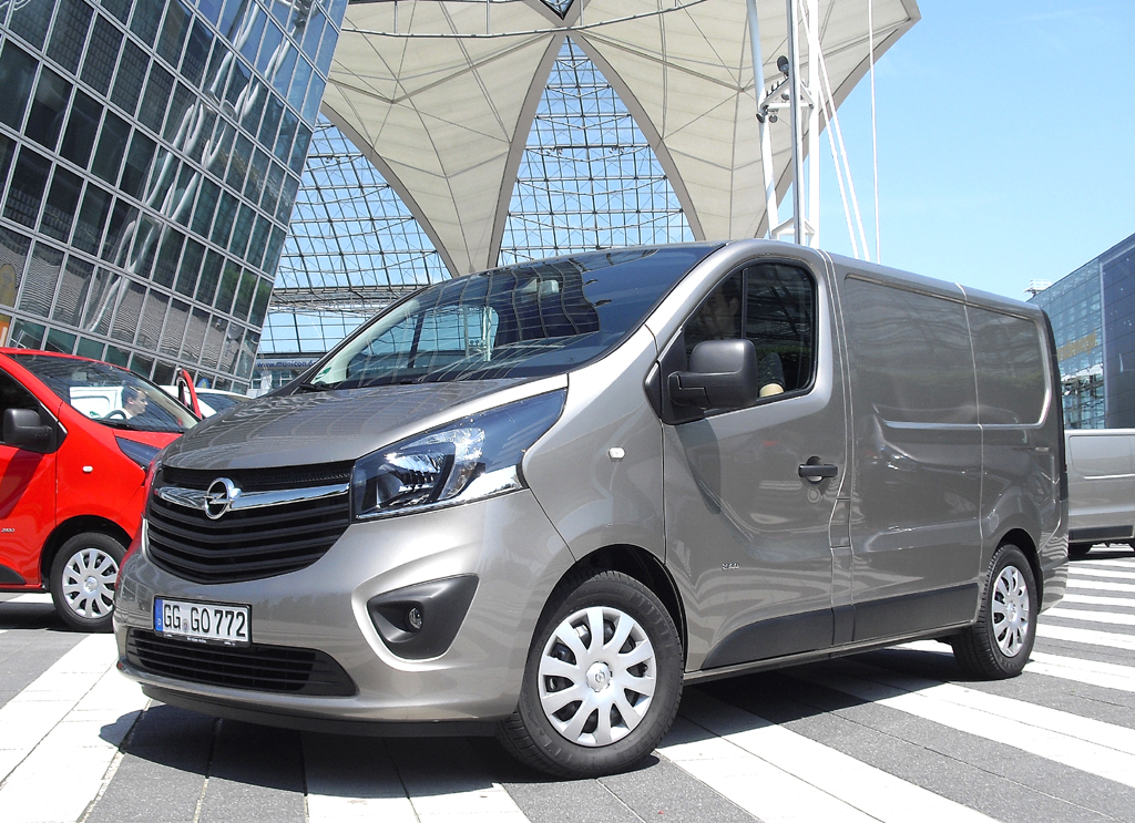 Opel Vivaro: Das Äußere leitet sich aus der mit dem Insignia begründeten Designpilosophie ab. 
