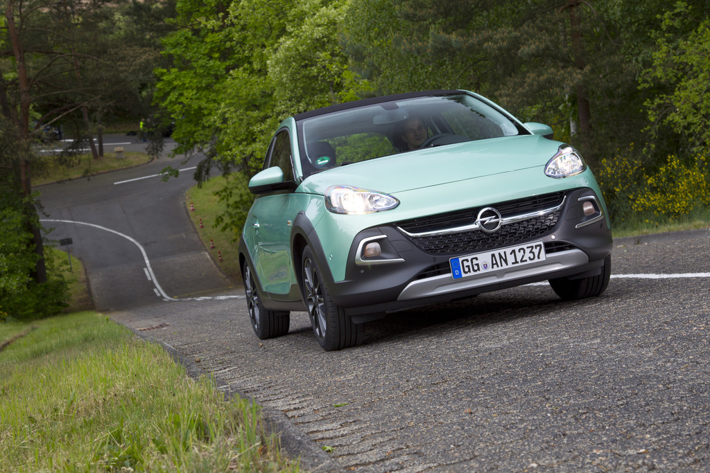 Opel testet Adam Rocks in Dudenhofen