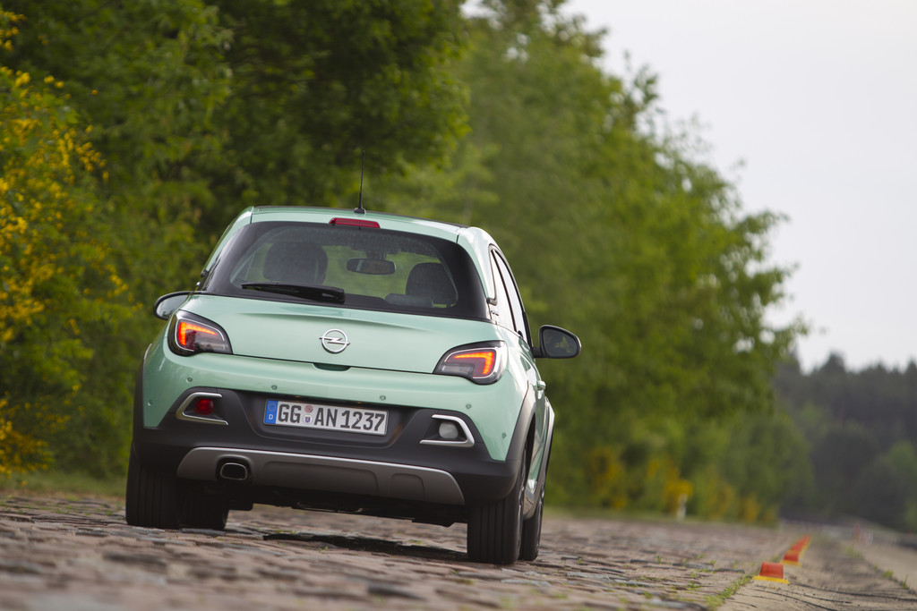 Opel testet Adam Rocks in Dudenhofen