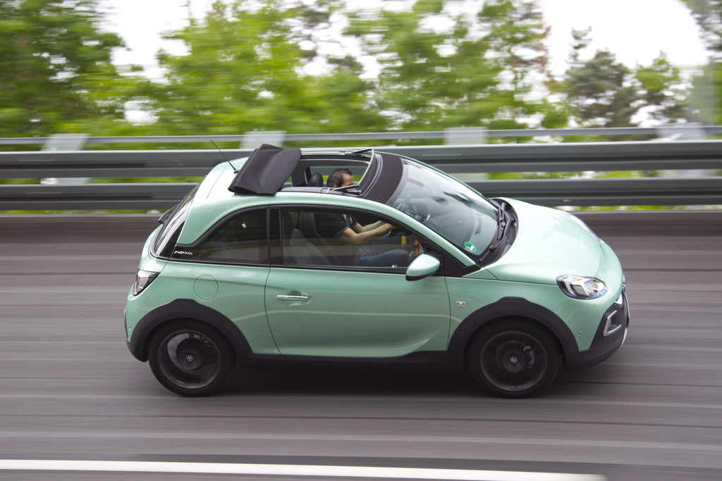 Opel testet Adam Rocks in Dudenhofen