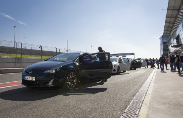 Oschersleben 2014: 60 000 Opel-Fans huldigen ihrer Marke