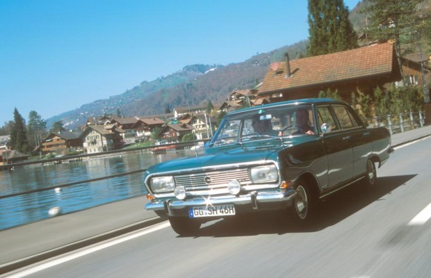 Panorama: Unterwegs im Opel Rekord von Sepp Herberger - Weltmeister der Bescheidenheit