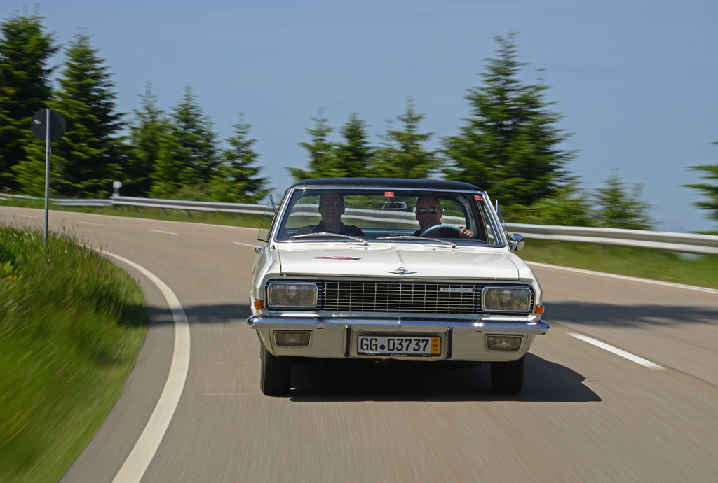 Paul-Pietsch-Classic 2014: Ein Admiral fährt den Opel-Chef zum Sieg