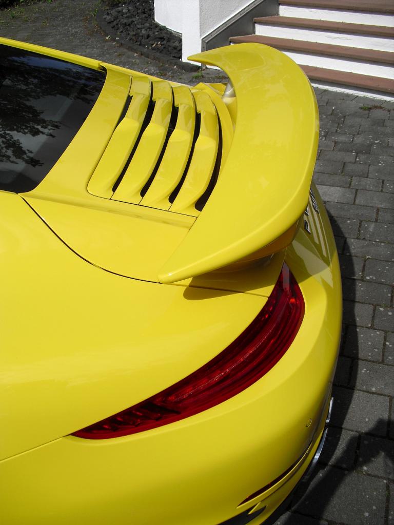 Porsche 911 Turbo: Der Heckflügel erhöht den Abtrieb an der Hinterachse. 