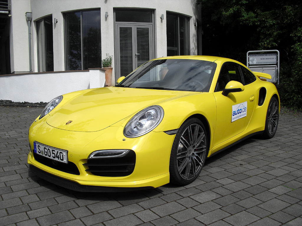 Porsche 911 Turbo, hier als Coupé mit 383/520 kW/PS. 