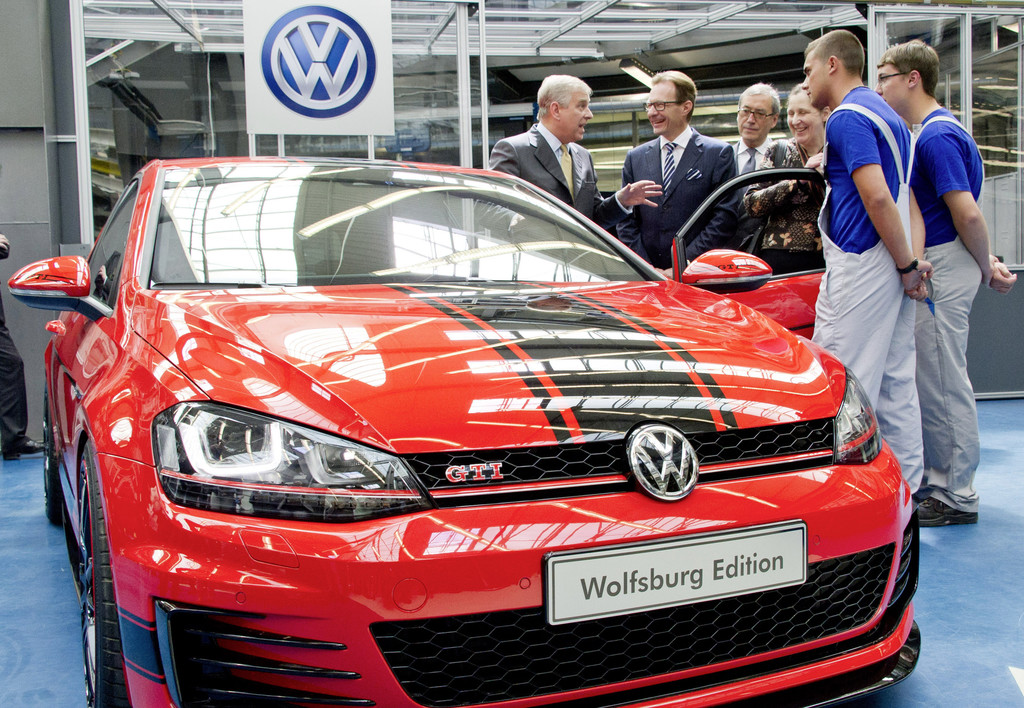 Prinz Andrew schaut bei VW vorbei