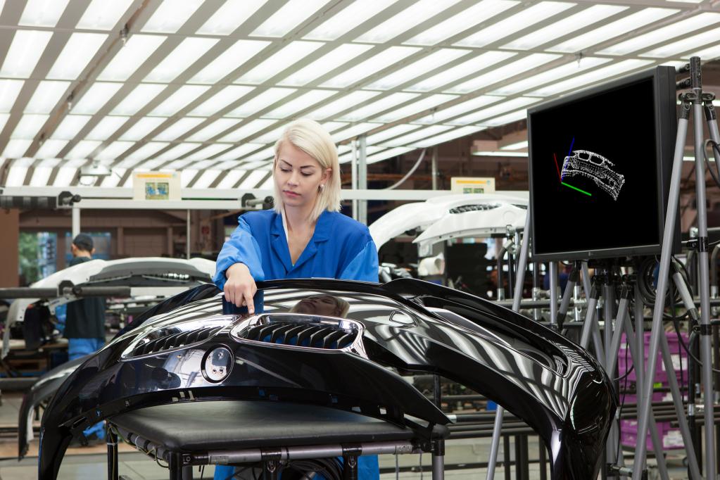 Qualitätsprüfung: Computer erkennt Handzeichen der Mitarbeiter